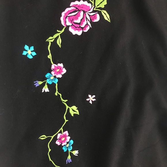 "Guess Collection skirt Size 0. - Picture 5 of 7